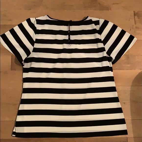 Flowy blouse from White House black market. - Picture 2 of 3